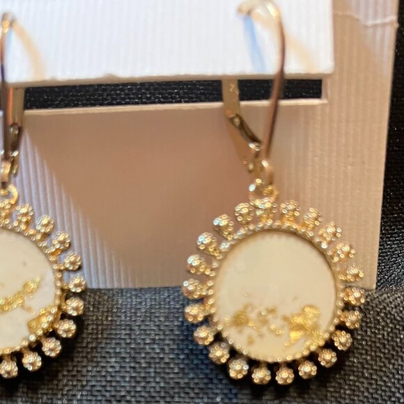 Glass Dangle Drop Pierced Earrings Kidney Wire Antique Victorian Style - Picture 2 of 4